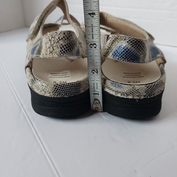Barefoot Freedom Velcro Angela Women\'s Leather Sandal size 8.5M